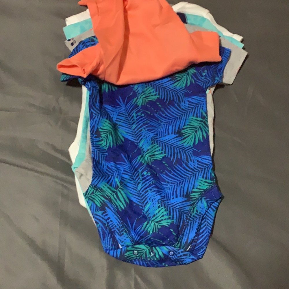 BRAND NEW 💥Baby Onesies brand new never used 5 pack - Picture 2 of 5